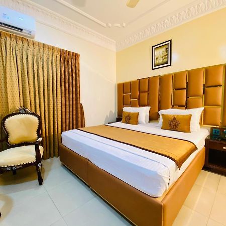 World Inn Hotel การาจี ภายนอก รูปภาพ