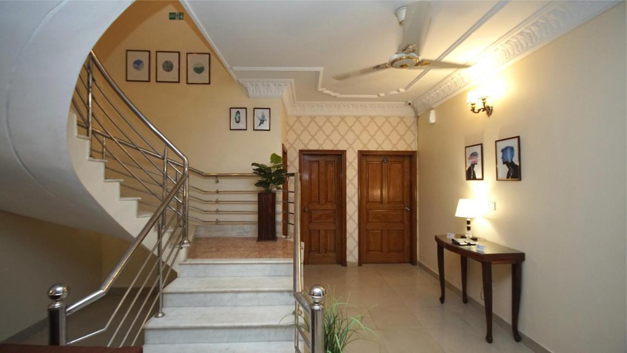 World Inn Hotel การาจี ภายนอก รูปภาพ