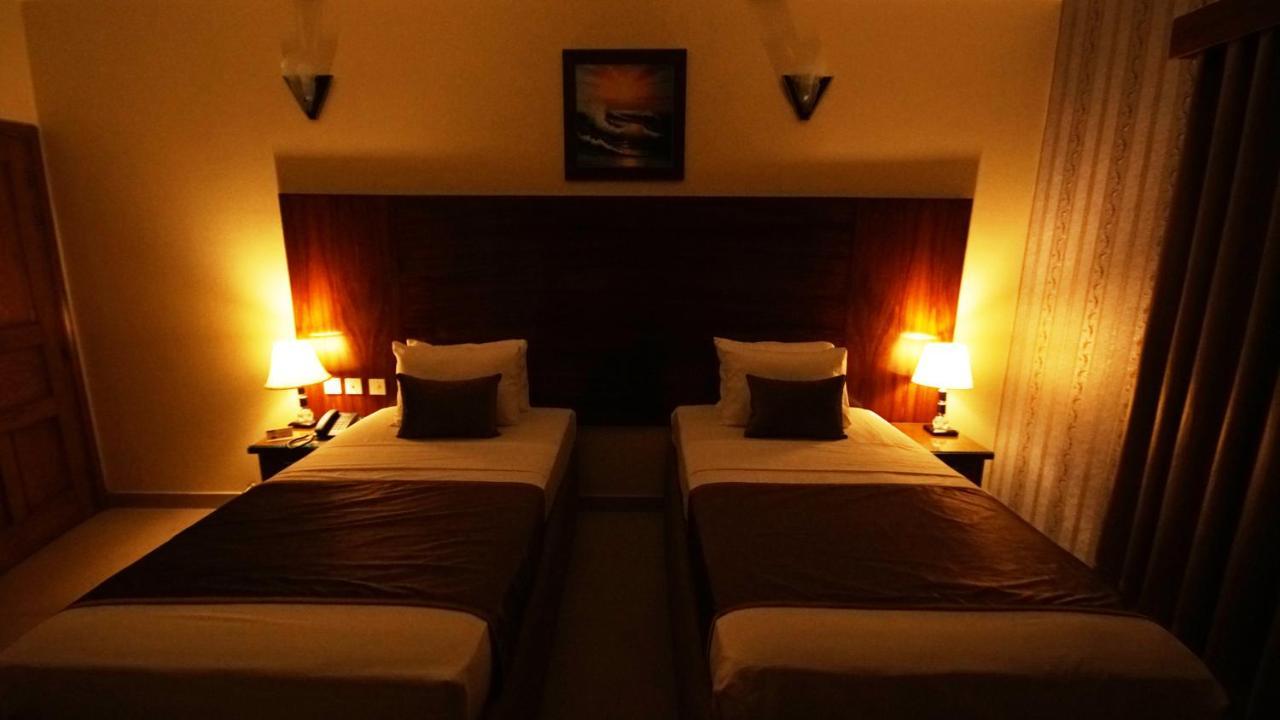World Inn Hotel การาจี ภายนอก รูปภาพ