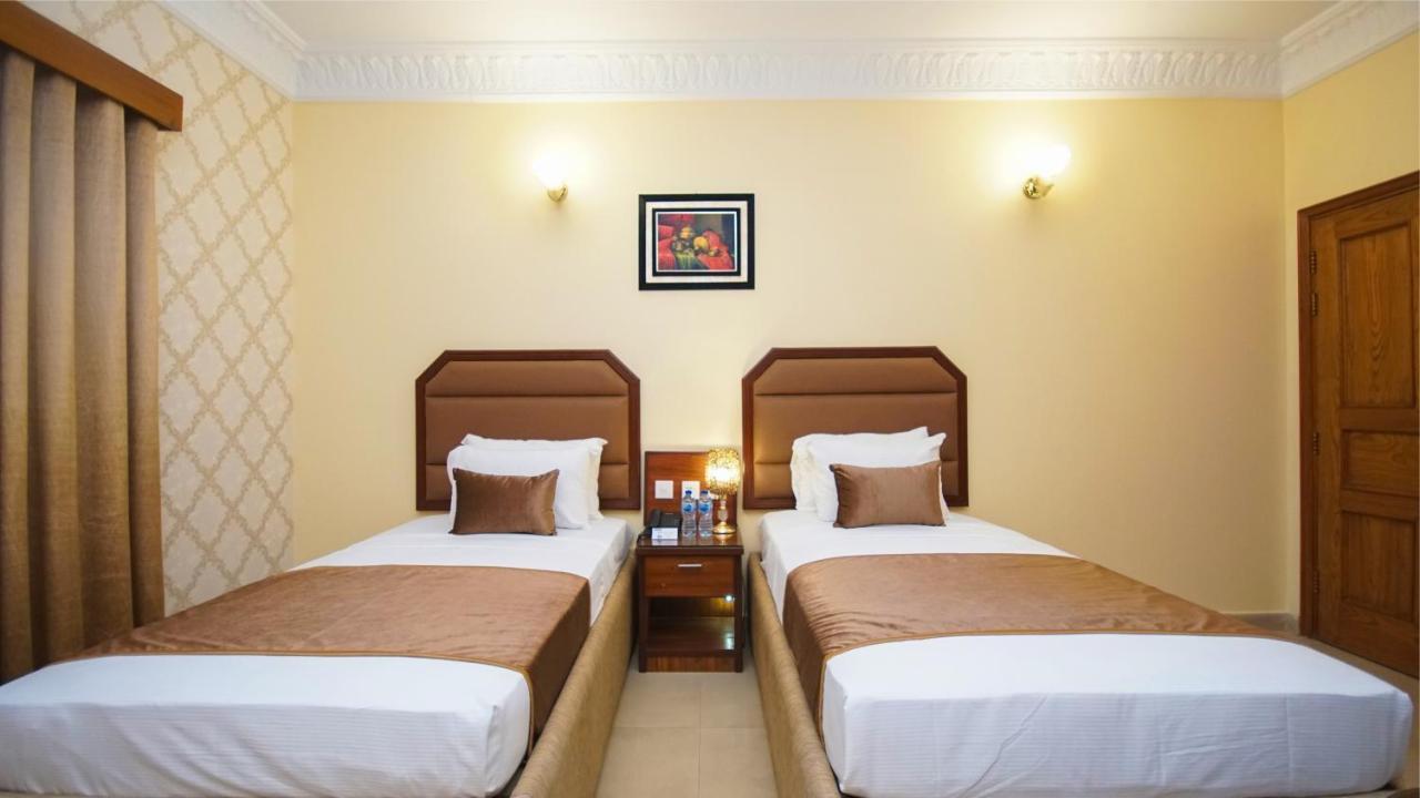 World Inn Hotel การาจี ภายนอก รูปภาพ