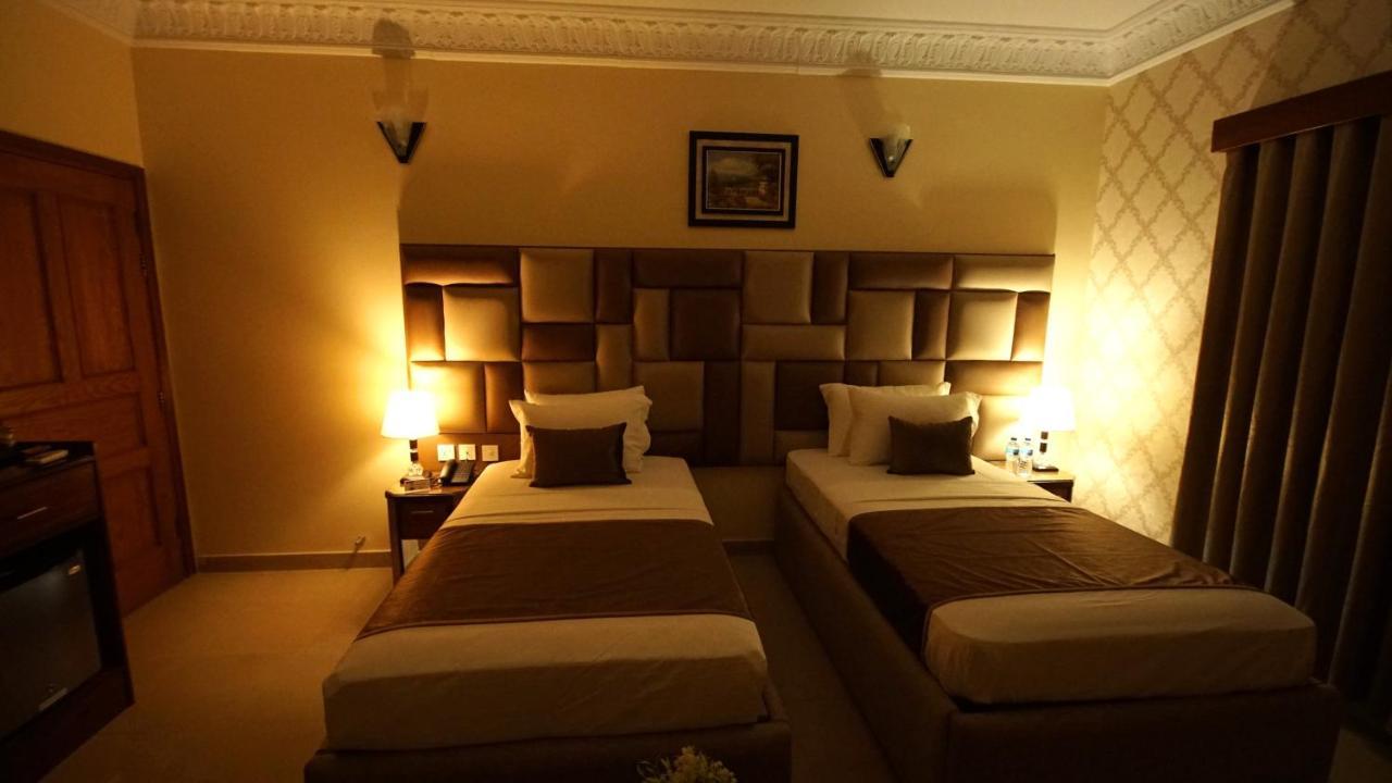 World Inn Hotel การาจี ภายนอก รูปภาพ