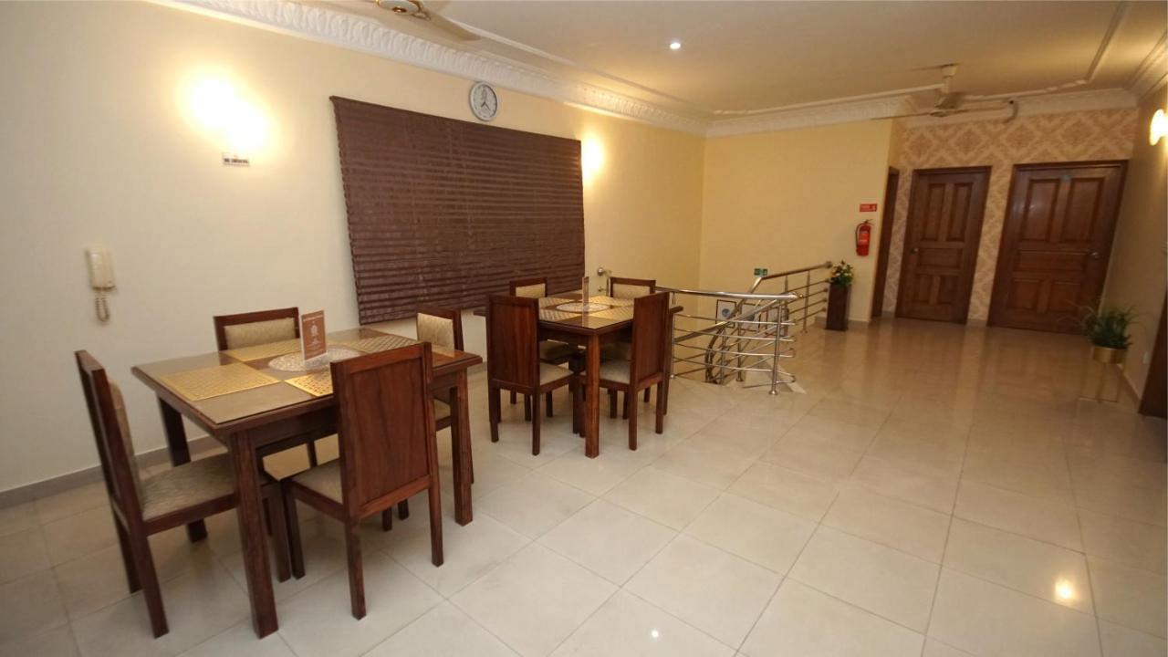 World Inn Hotel การาจี ภายนอก รูปภาพ