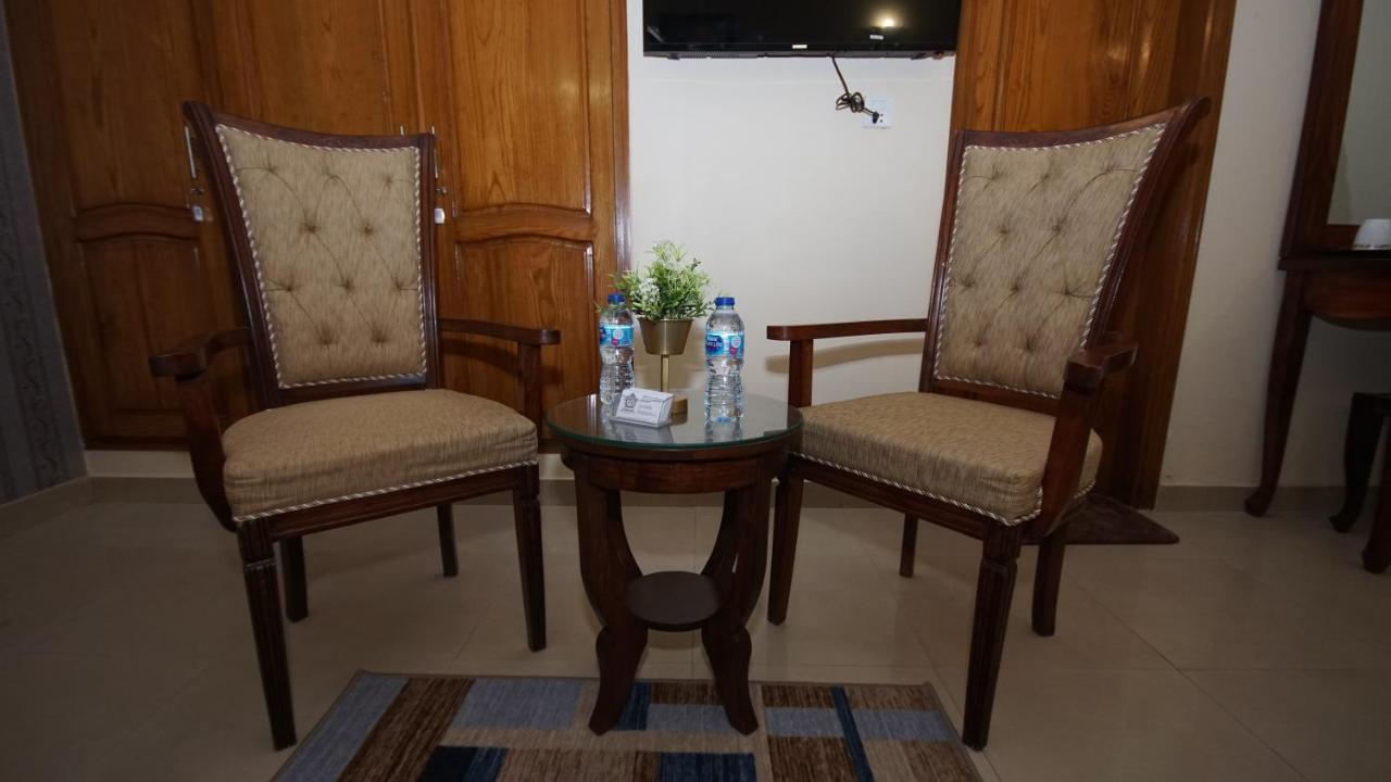 World Inn Hotel การาจี ภายนอก รูปภาพ