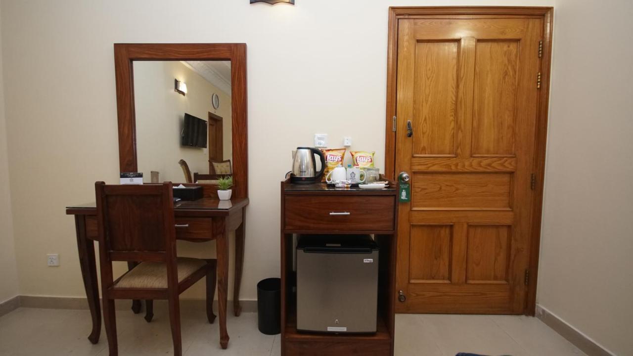 World Inn Hotel การาจี ภายนอก รูปภาพ