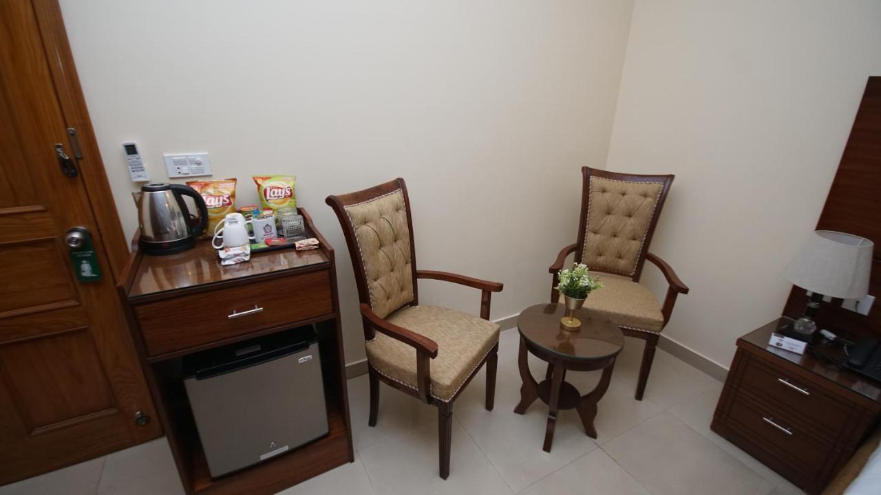 World Inn Hotel การาจี ภายนอก รูปภาพ