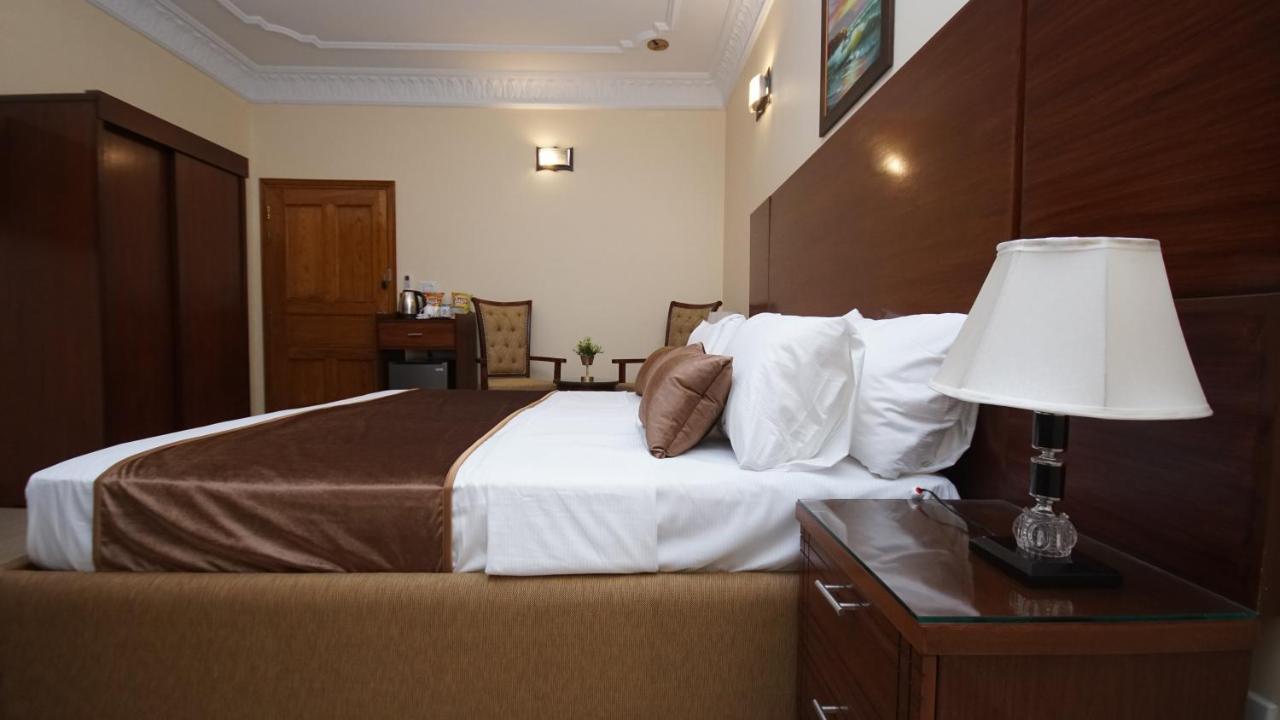 World Inn Hotel การาจี ภายนอก รูปภาพ
