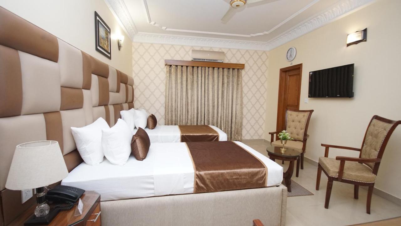 World Inn Hotel การาจี ภายนอก รูปภาพ