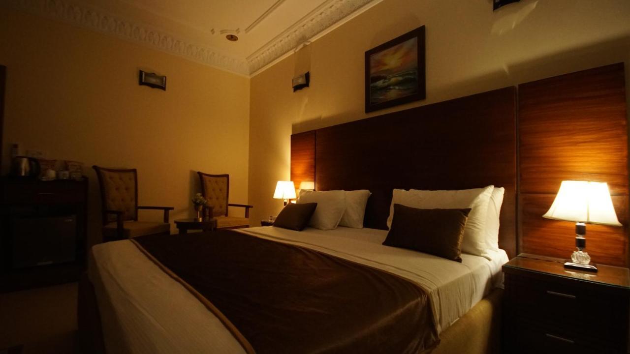 World Inn Hotel การาจี ภายนอก รูปภาพ