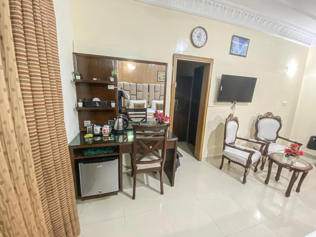 World Inn Hotel การาจี ภายนอก รูปภาพ