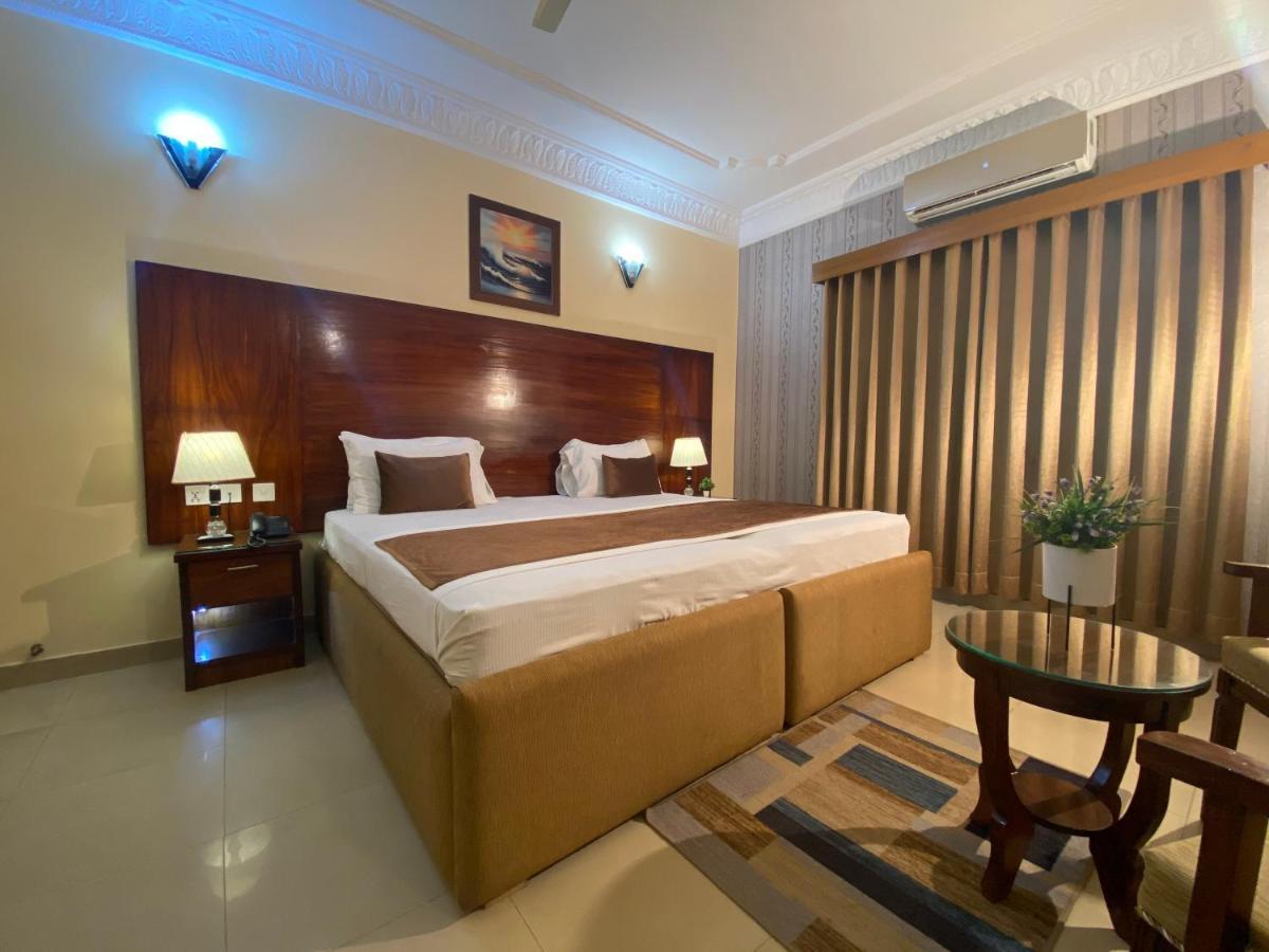 World Inn Hotel การาจี ภายนอก รูปภาพ