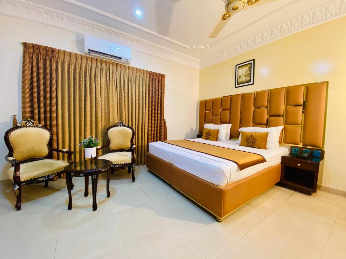 World Inn Hotel การาจี ภายนอก รูปภาพ